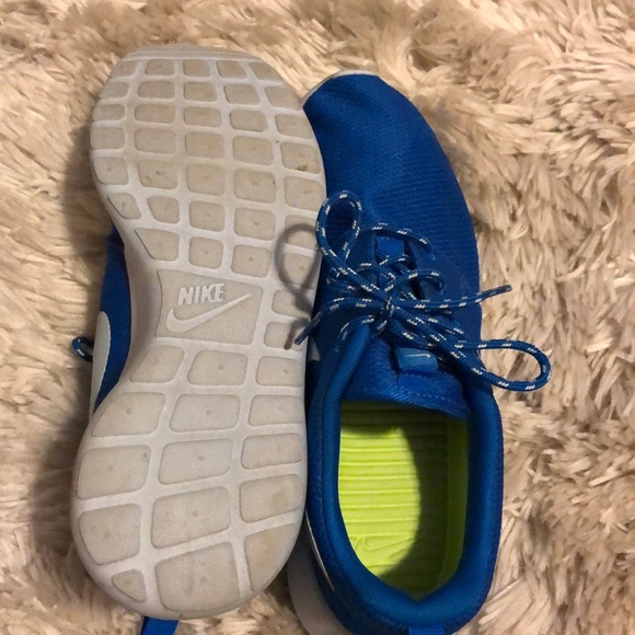 Blue Nike Shoe - Picture 4 of 6